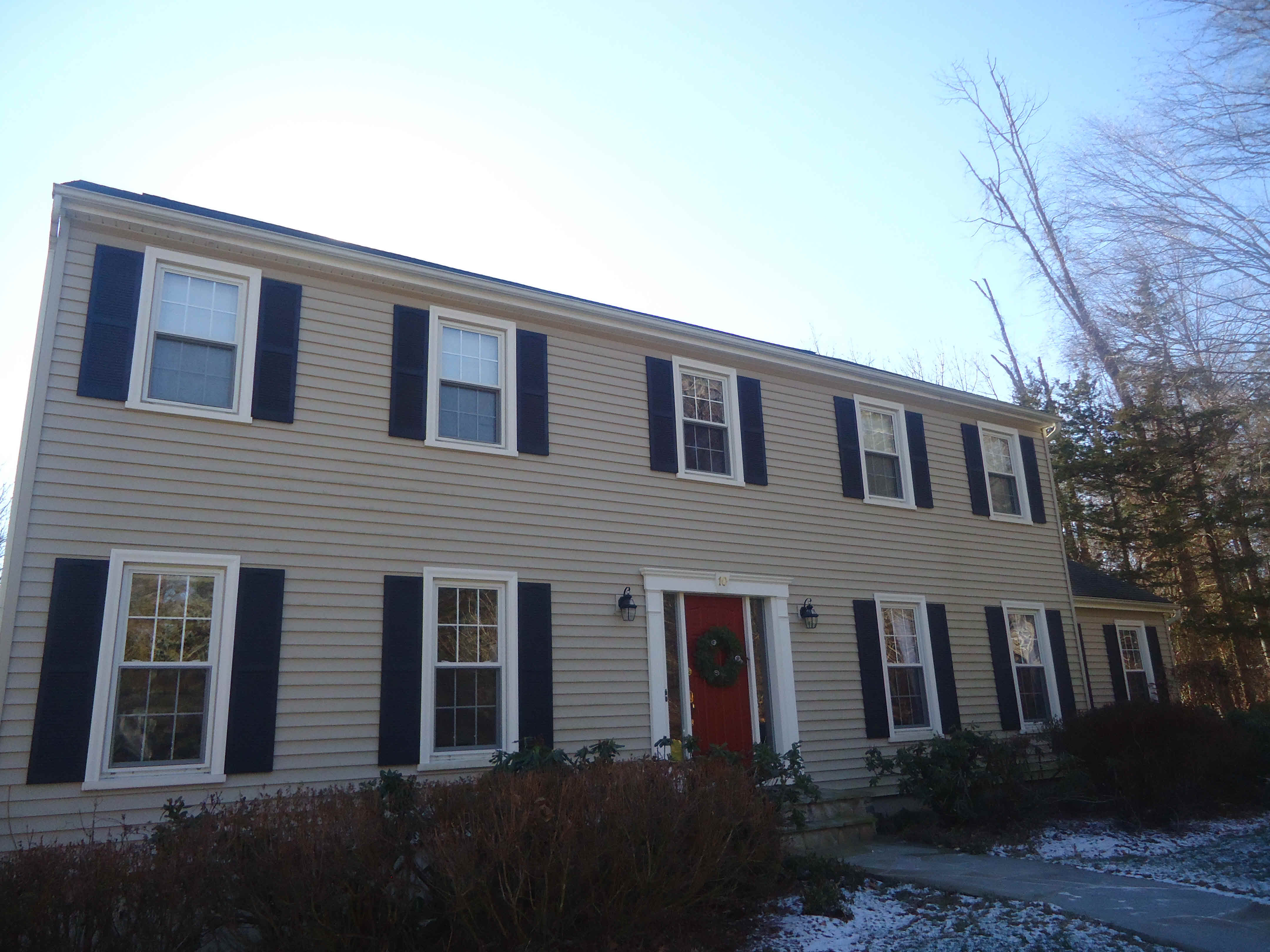 Building photograph for 10 CASTLE HILL LN